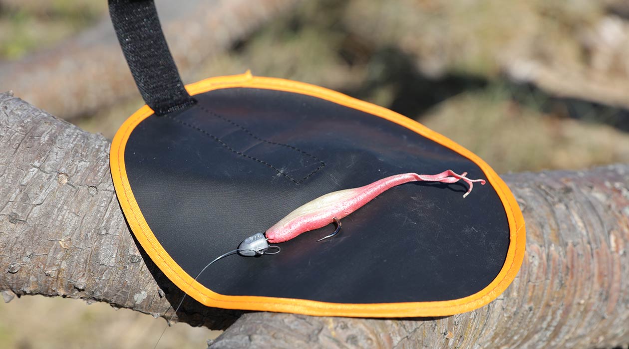 Fishing lure cover Luresheild: Completely safeguard your lures
